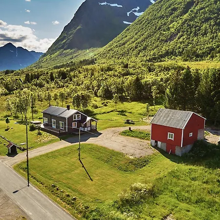 Cozy In Godfjord 펜션 *