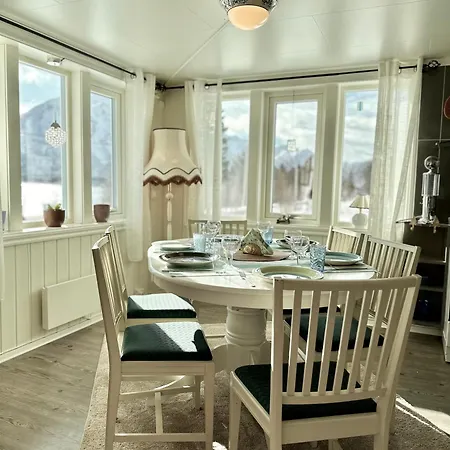 Cozy In Godfjord